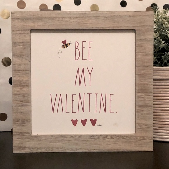 Rae Dunn BEE MY VALENTINE sign
